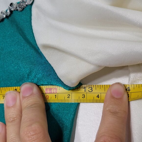 Figure Ice Skating Girl Costumes Emerald Green White Silver Sequin Long Sleeve - Picture 10 of 11